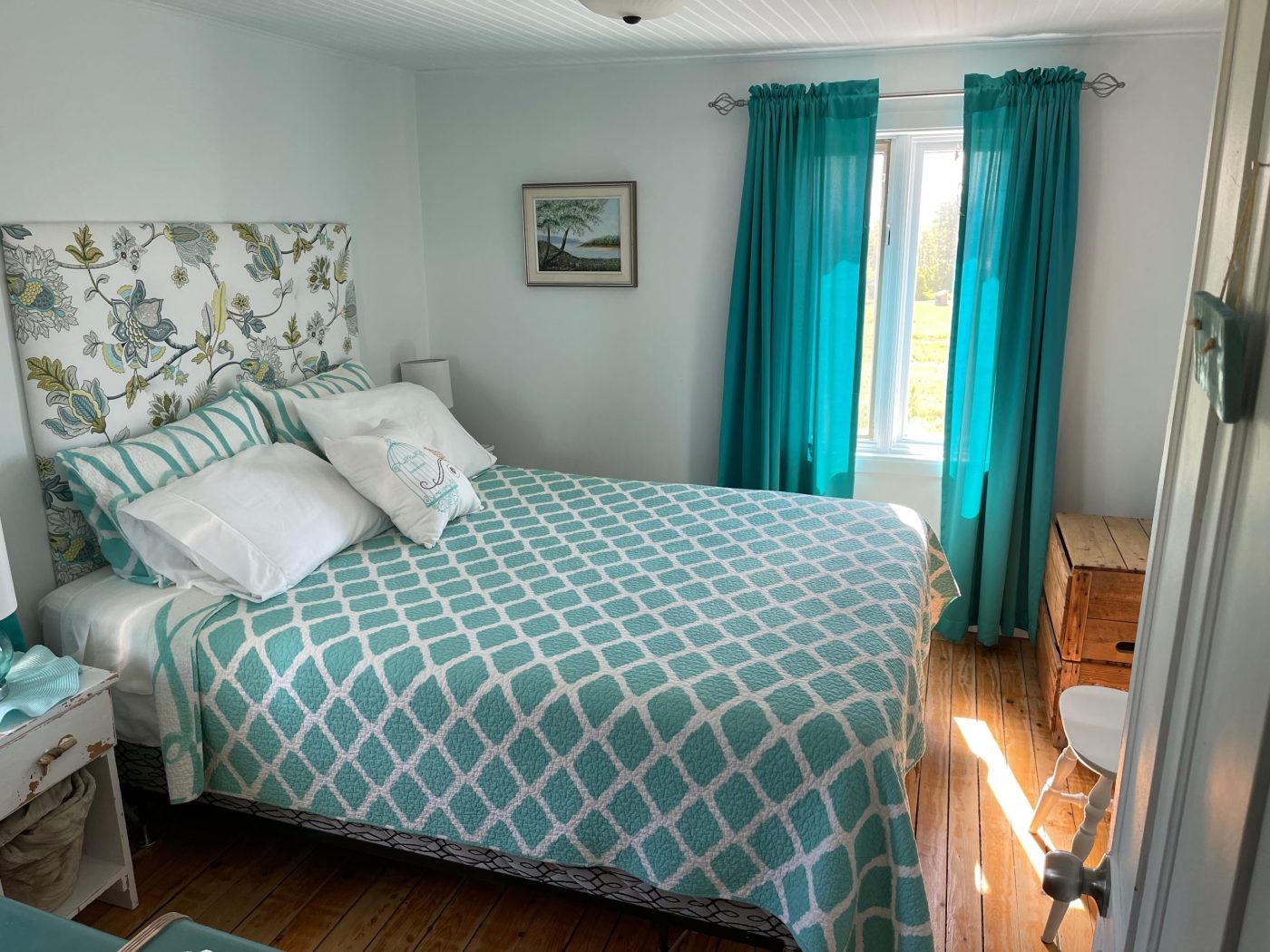 Chambre turquoise au rez-de-chaussée